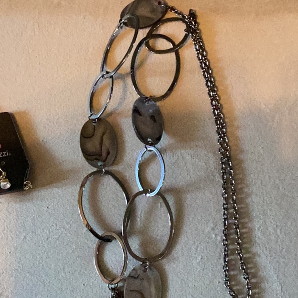 Paparazzi lanyard bundle & large hoop earrings - Picture 4 of 4
